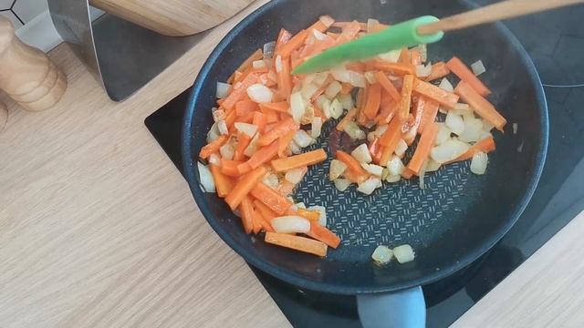 ТУШЕННЫЙ КАБАЧОК С ОВОЩАМИ смотреть онлайн