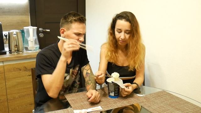 Семейный обзор : Бомж пакеты \ Лапша быстрого приготовления разных ценовых категорий смотреть онлайн