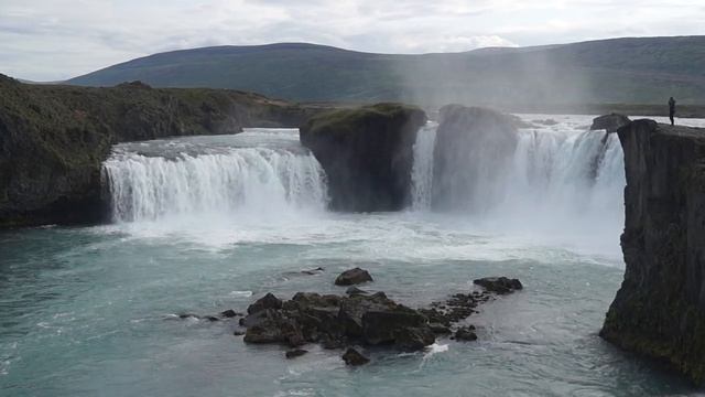 Водопад Годафосс в северной Исландии смотреть онлайн