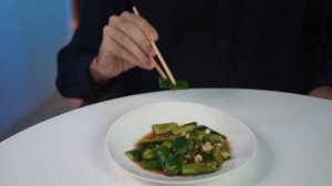 Как держать китайские палочки правильно