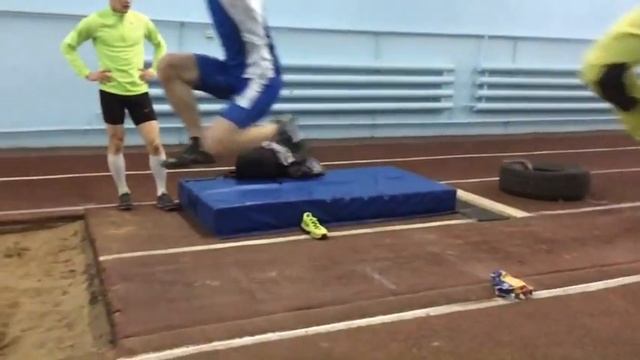 Григорьев Леонид-Тройной прыжок с короткого разбега 14м20см смотреть онлайн