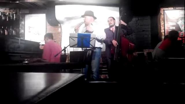 Андрей Иноземцев в Андеграунде -Утомленное солнце смотреть онлайн