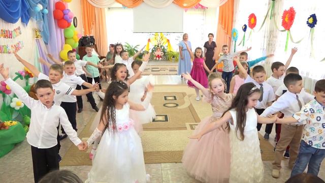 Один день из жизни нашей группы смотреть онлайн