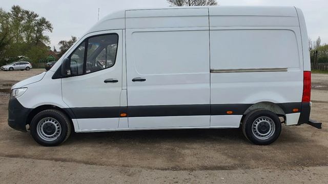 NK69UTN Mercedes-Benz Sprinter 2.1 214 CDI Euro 6 with 141 bhp in White + Stills 4K смотреть онлайн