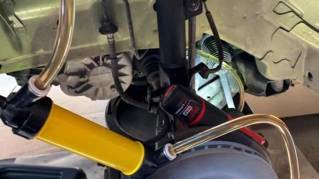 Ford Fiesta auto/transmission refill смотреть онлайн