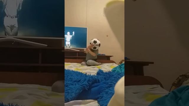 Учимся ловить мяч смотреть онлайн
