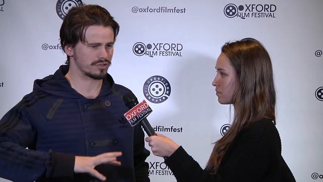 Red Carpet Teddy Bears interview with Jason Ritter смотреть онлайн