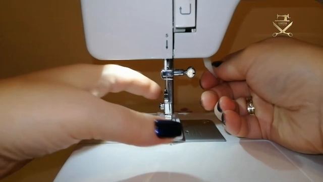 Как подготовить швейную машинку к работе (заправка нитки в швейную машинку)