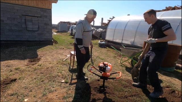 Как быстро сделать лунки под посадку кустиков? смотреть онлайн