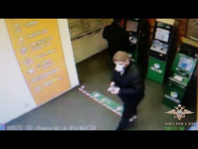 В Санкт-Петербурге задержаны аферисты, подозреваемые в хищении четырех миллионов рублей