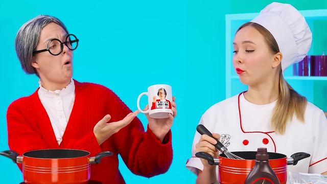 Défi De Cuisine Moi vs Grand-Mère | Gadgets Intelligents vs Hacks par BaRaFun Challenge смотреть онлайн