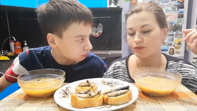 МУКБАНГ СУП ХАРЧО/БУТЕРБРОДЫ/MUKBANG SOUP KHARCHO/SANDWICHES