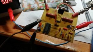 Тестер для проверки микросхем К561ТМ2 и CD4013 на базе схемы Акустического Выключателя