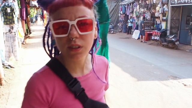 СБРИВАЮ ВОЛОСЫ. ИДЕМ ПО МАГАЗИНАМ В АРАМБОЛЕ. ЧИЛИМ НА ПЛЯЖЕ В ГОА. смотреть онлайн