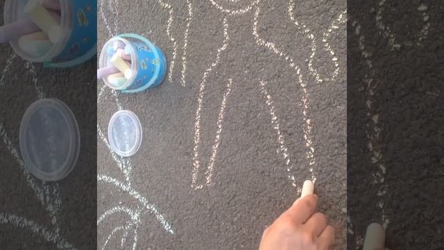 РИСУЕМ МЕЛОМ НА АСФАЛЬТЕ //ЧЕЛЕНДЖ //CHALK DRAWING ON THE PAVEMENT смотреть онлайн