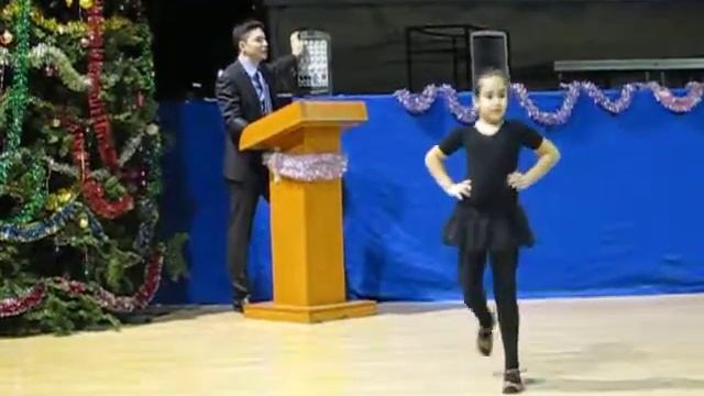 Танцы. Новогоднее выступление. Декабрь 2012 смотреть онлайн