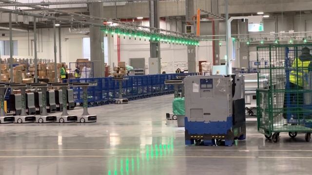 Работа роботов в сортировочном Сдэк на софийской смотреть онлайн