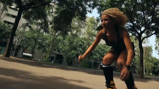Skating day in Barcelona on Swell Skates смотреть онлайн
