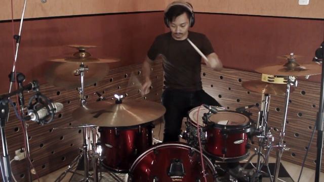 Skrillex - First of The Year ( Drum Cover by Opiq ) смотреть онлайн