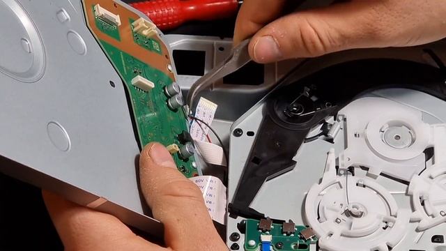 Sony модель CFI-1016A не извлекается диск смотреть онлайн