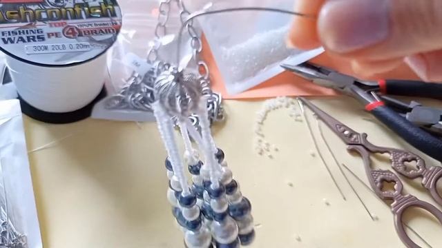 Цепочка с кисточкой из бусин жемчуга. смотреть онлайн