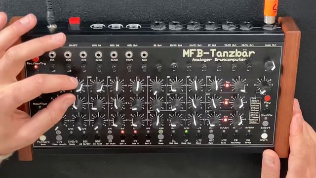MFB Tanzbar Techno/House Pattern смотреть онлайн