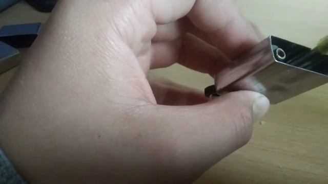 Замены фитиля на зажигалке Zippo смотреть онлайн