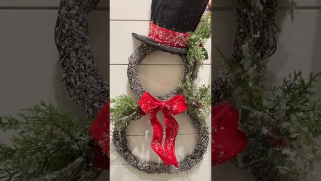 Raz 23" Iced Snowman Vine Christmas Wreath W4006757 смотреть онлайн