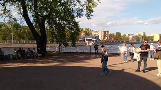 ЦПКиО им.Кирова на Елагином острове в Санкт-Петербурге.Май. смотреть онлайн