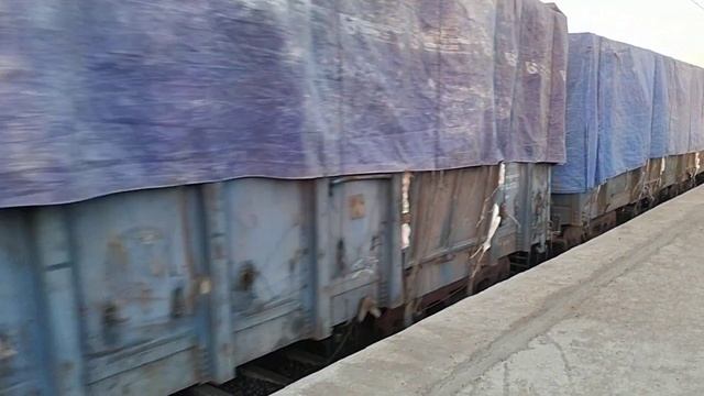 power full WAG 7 and WAG 9 HC with python freight train towards Panposh railway station смотреть онлайн