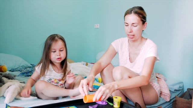 ЛЕПИМ ИЗ ПЛЕЙ ДО | Пластилин Play Doh | Поделки для детей из пластилина Плей До своими руками смотреть онлайн