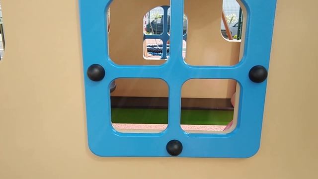 Ариша на детской площадке Анапа жк Парадный