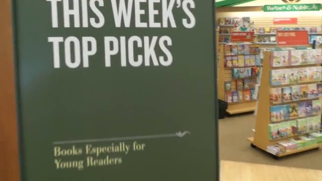 GOING TO THE STORE TO BUY OUR BOOK!!! A HOLE NEW WORLD RELEASED! смотреть онлайн