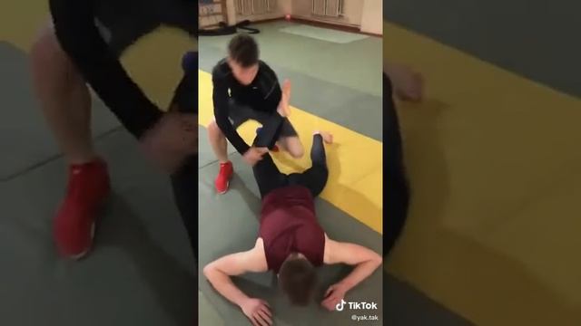 Защитка от удара в пах смотреть онлайн