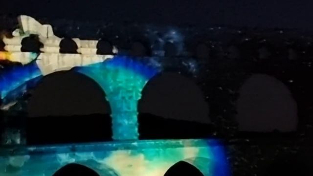 Пон дю Гар. Отрывок светомузыкального шоу. смотреть онлайн