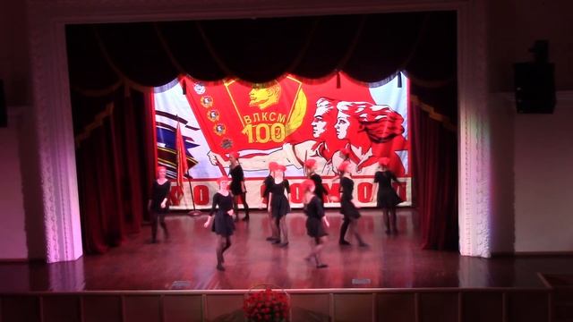 ВРЕМЯ,ВПЕРЕД. Ансамбль "ВИДНОВЧАНОЧКА" смотреть онлайн