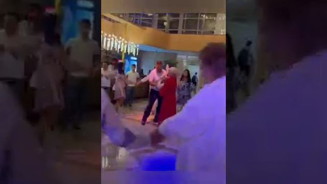 Анжелика_ Отмечали День рождения Мамы смотреть онлайн