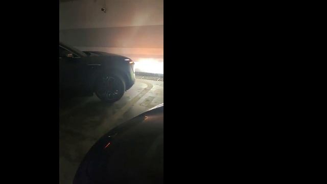 Unattended Huawei Avatr Challenged the most difficult parking spot in the world!. #autoparking #ai смотреть онлайн
