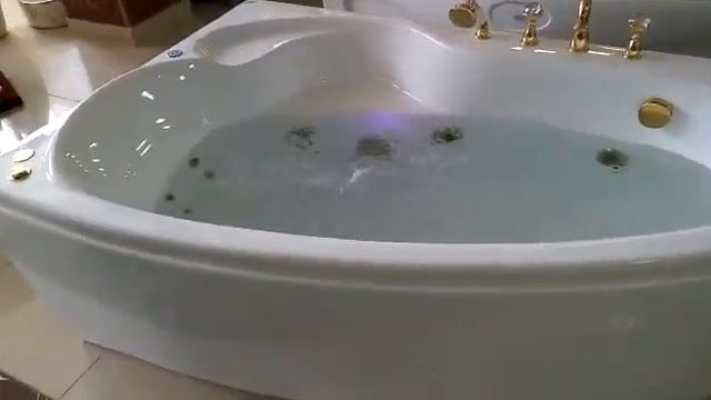 THERMOLUX гидромассажная ванна в ЗОЛОТОМ исполнении смотреть онлайн