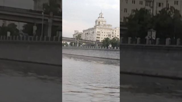 по Москве реке от Моста Сити смотреть онлайн