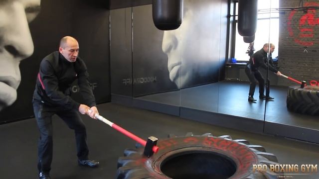 Работа с кувалдой / Постановка нокаутирующего удара смотреть онлайн