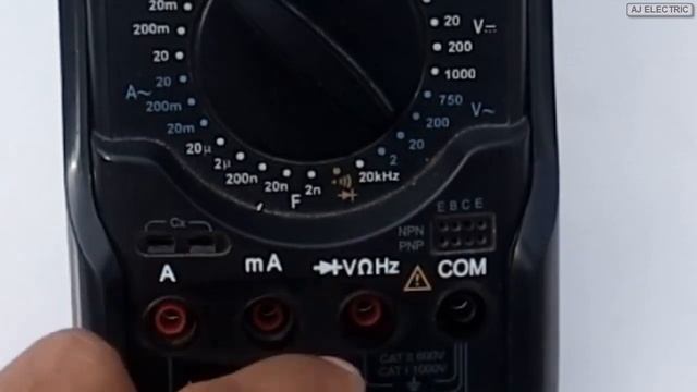 How to check NPN and PNP Transistor using Digital Multimeter in Urdu | what is hfe in multimeter смотреть онлайн