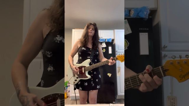 Squire 60’s Vibe Mustang Sonic Blue: Angie RS cover clean tone bridge pickup only смотреть онлайн