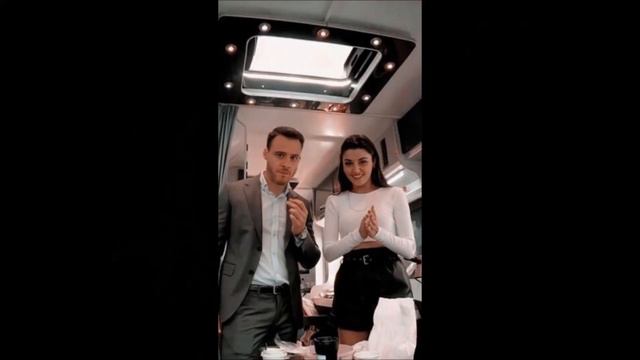 Kerem Bürsin y Hande Erçel visitaron a los niños dañados por el terremoto смотреть онлайн