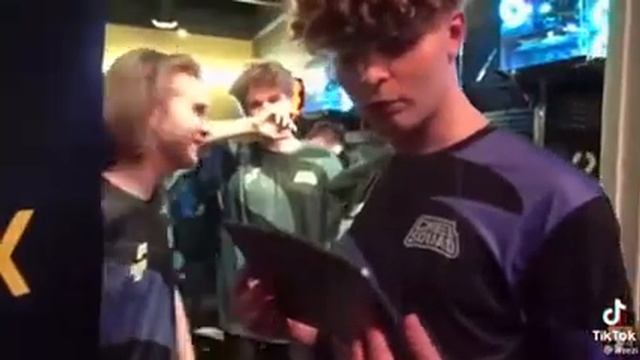 вторая часть Как Люсик разбил свой iPad смотреть онлайн