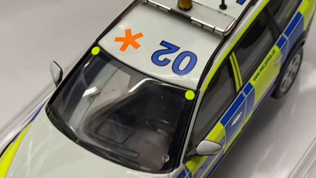 1:43 Volvo XC70 Fictional Met Police ARV Airport Model