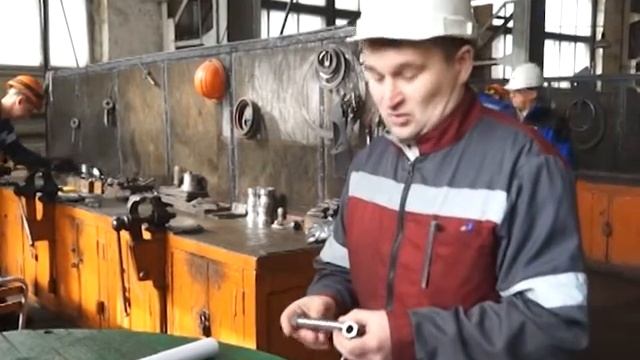 Профессионалы Надеждинского метзавода из разных подразделений потягались в мастерстве смотреть онлайн