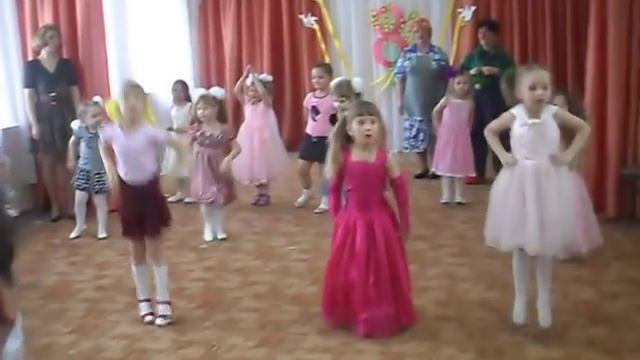 "Ладошка" танец на 8 марта в детском саду старшая группа смотреть онлайн