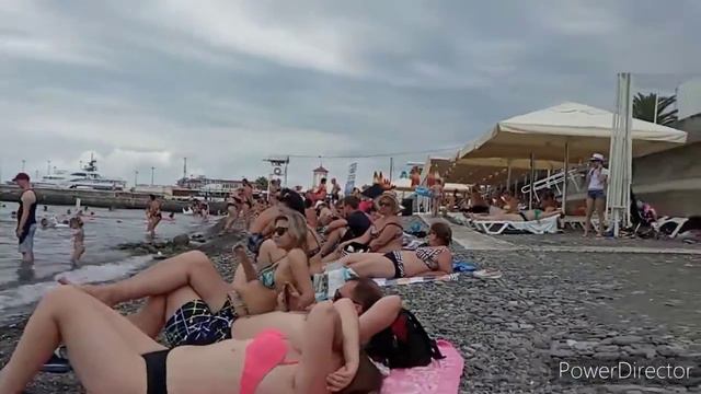 Купаюсь в море на пляже Маяк в Сочи. смотреть онлайн