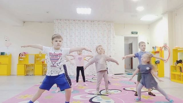 Молодёжная (старшая группа). Утренняя гимнастика смотреть онлайн